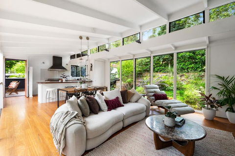 Luxury Escape - 4bd Home And Courtyard In Castlecrag - Accommodation Search 2