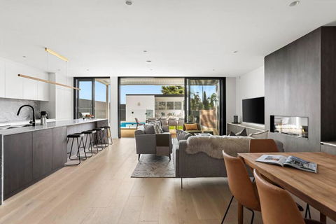 Luxury NEW 5BDRM Oasis With Heated Pool - Accommodation Search 1