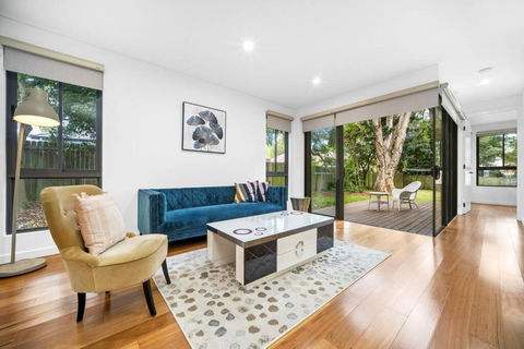 Luxury Retreat & Spacious 4BR House In Willoughby - Accommodation Search 0