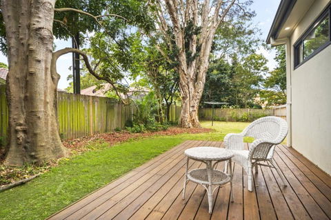 Luxury Retreat & Spacious 4BR House In Willoughby - Accommodation Search 1