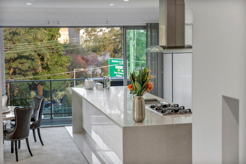 Luxury Retreat Sydney Airport Direct Train Line - Accommodation Search 2