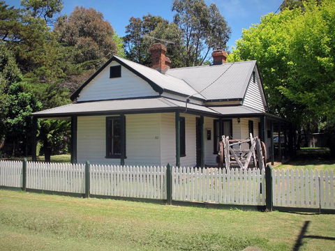 Lynden Cottage - Built 1884 In The Heart Of Town - Accommodation Search 0