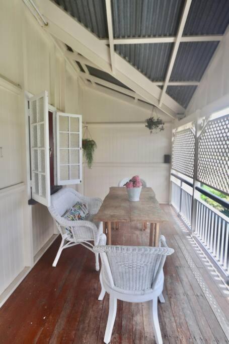 MAGNOLIA HOUSE ON THE CREEK - STANTHORPE - Accommodation Search 2