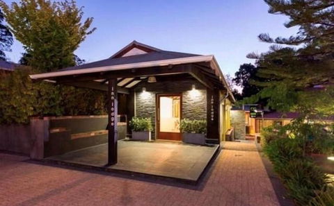 Mahogany Inn And Distillery - Accommodation Search 0