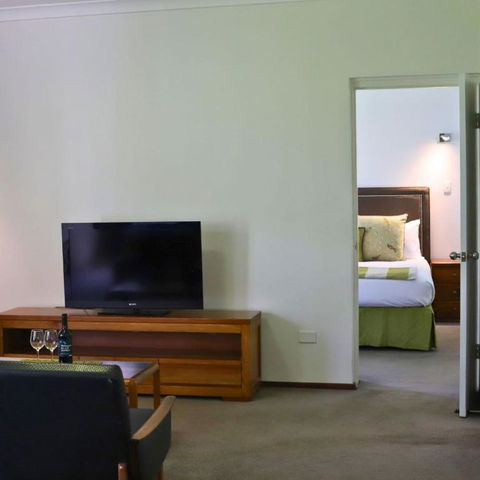 Mahogany Inn And Distillery - Accommodation Search 2