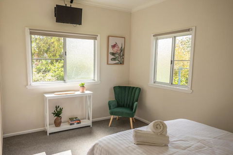 Marnita Farmhouse At Golden Grove Estate Winery - Accommodation Search 3