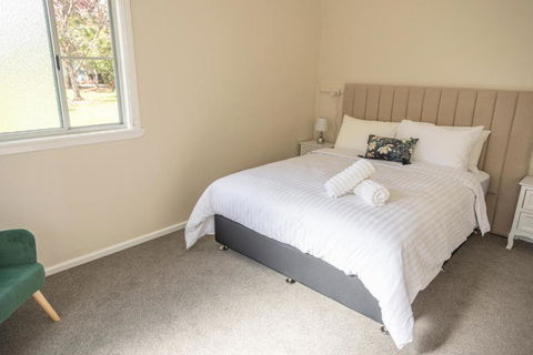 Marnita Farmhouse At Golden Grove Estate Winery - Accommodation Search 2