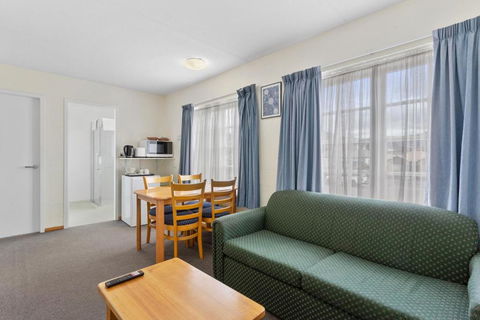 Martin Cash Motel - Accommodation Search 1