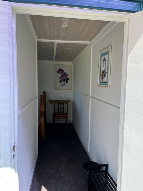 Master Bedroom Opposite To Deakin University - Accommodation Search 3