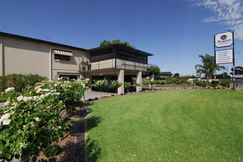 Mayfair Motel - Accommodation Search 0