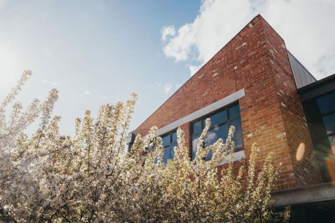 Mews Cottages - Accommodation Search 1