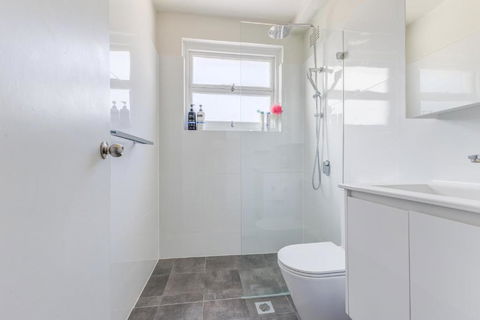 Miracle Miranda Sydney Apartment - Accommodation Search 2