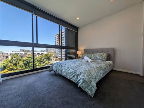 Modern 2 Bedroom Apartment Close To All Amenities! - Accommodation Search 0