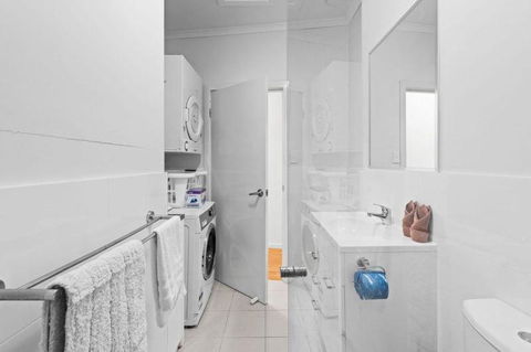 Modern Apartment In The Heart Of Norman Park - Accommodation Search 2