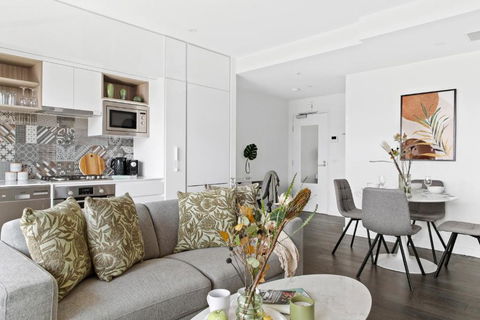 Modern Elegance Caulfield North - Accommodation Search 0