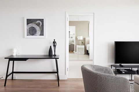 Modern Glamour I90 - Accommodation Search 2