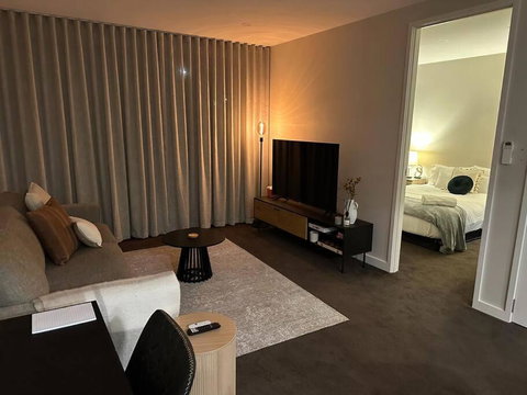Modern Griffith Apartment - Accommodation Search 3