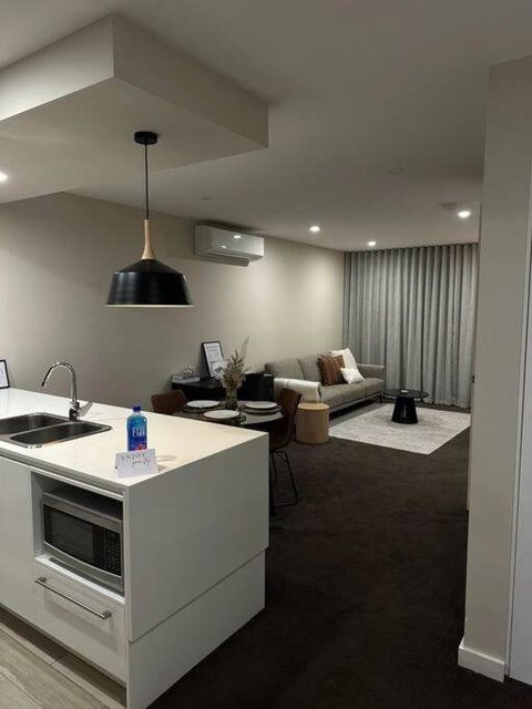 Modern Griffith Apartment - Accommodation Search 1