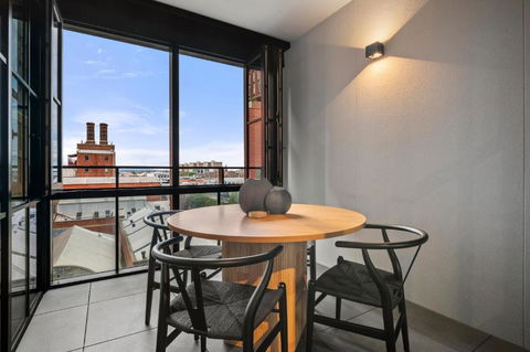 Modern, Luxury Oasis - Accommodation Search 2