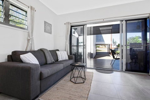 Modern Luxury Studio Apartment - Accommodation Search 2