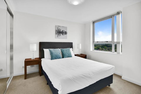 Modern Spacious Chatswood Apartment H1016 - Accommodation Search 1