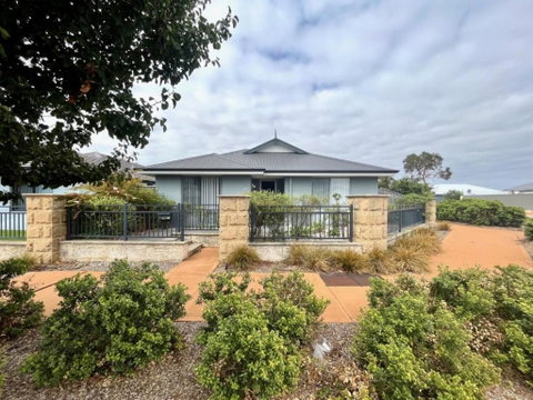Napolean Holiday Retreat - Accommodation Search 0