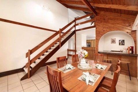 New 4BR Modern & Stylish Heritage Hideaway WiFi - Accommodation Search 1