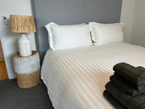 NEW BOUTIQUE 1bd Apt - Accommodation Search 3