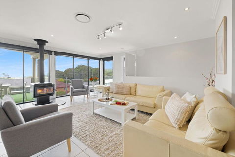 Oasis At Salamander Bay, 10 Raymond Ave - Boat Parking, WiFi, Air Con, Water Views - Accommodation Search 3