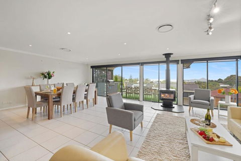Oasis At Salamander Bay, 10 Raymond Ave - Boat Parking, WiFi, Air Con, Water Views - Accommodation Search 1
