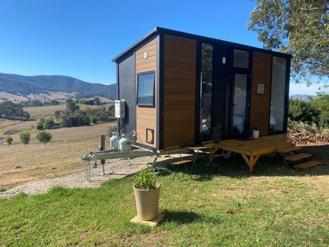 Nichol Road Hideaway By Tiny Away - Accommodation Search 1