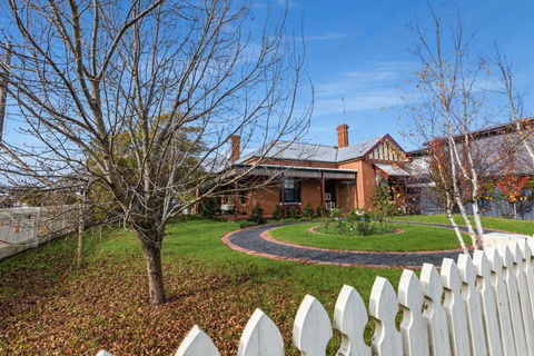 Noble View - Accommodation Search 1