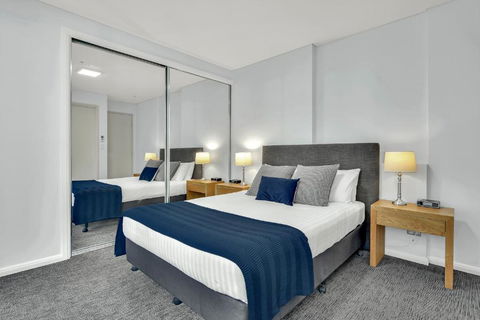 North Sydney Large Two Bedroom MIL2302 - Accommodation Search 1