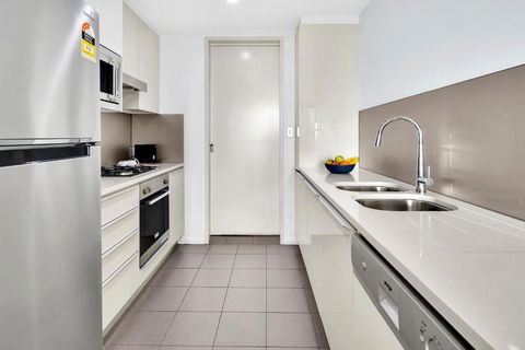 North Sydney Large Two Bedroom MIL2302 - Accommodation Search 3