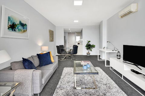North Sydney Large Two Bedroom MIL2252402 - Accommodation Search 0