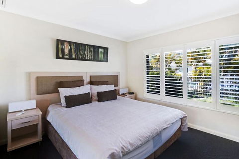 Oaks Pacific Blue Pool Spa More In Complex - Accommodation Search 2