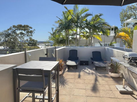 Oasis Rooftop Spa Apartment - Accommodation Search 2