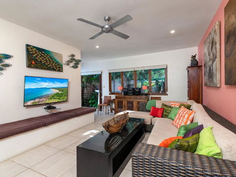 Oasis Beachfront Mirage - Accommodation Search 2
