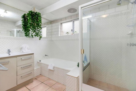 Ocean Waves Alexandra Headland - Accommodation Search 2