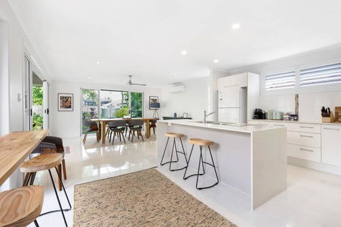 OCEAN55- Mooloolaba Family Holiday Home - Accommodation Search 0