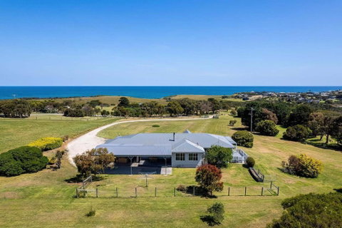 Oceanview On The Hill - Accommodation Search 0