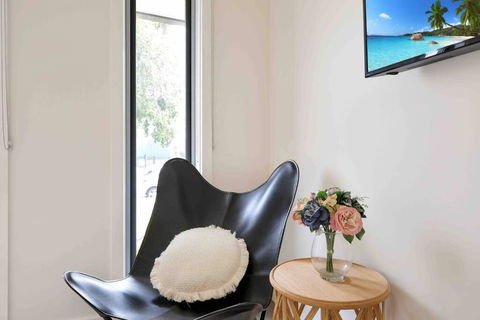 OG Spa Retreat- 3 Bedroom, Spa, Central, Aircon - Accommodation Search 3
