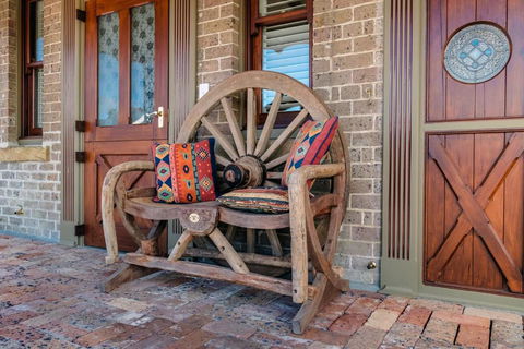 Old Bank Boutique Hotel - Accommodation Search 3