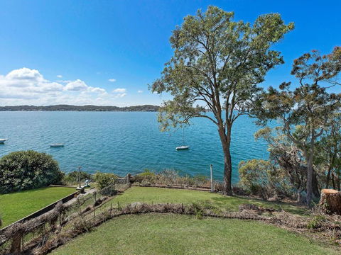 On The Lake At Fishing Point - Accommodation Search 0
