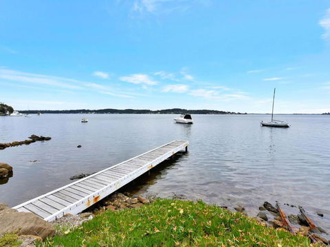 On The Lake At Fishing Point - Accommodation Search 1