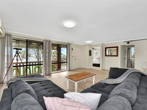 On The Lake At Fishing Point - Accommodation Search 2