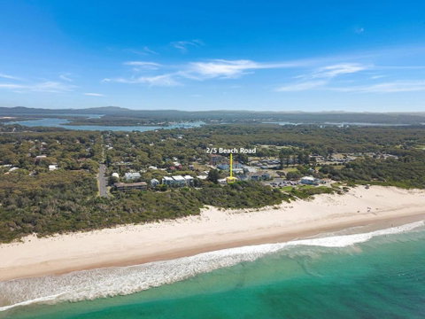 Opposite Bennetts Beach - Accommodation Search 0