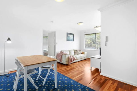 Opposite Rippon Lea Estate - Accommodation Search 1