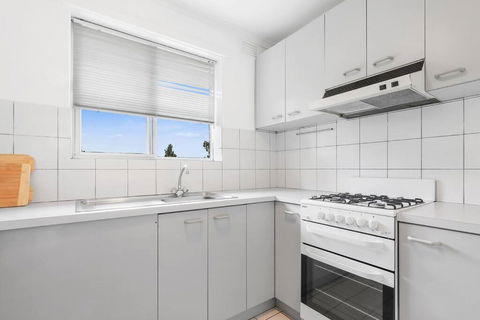 Opposite Rippon Lea Estate - Accommodation Search 2