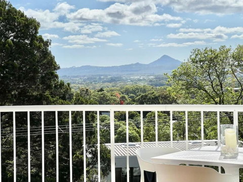 Opulent Noosa Hinterland Sunsets - Accommodation Search 3